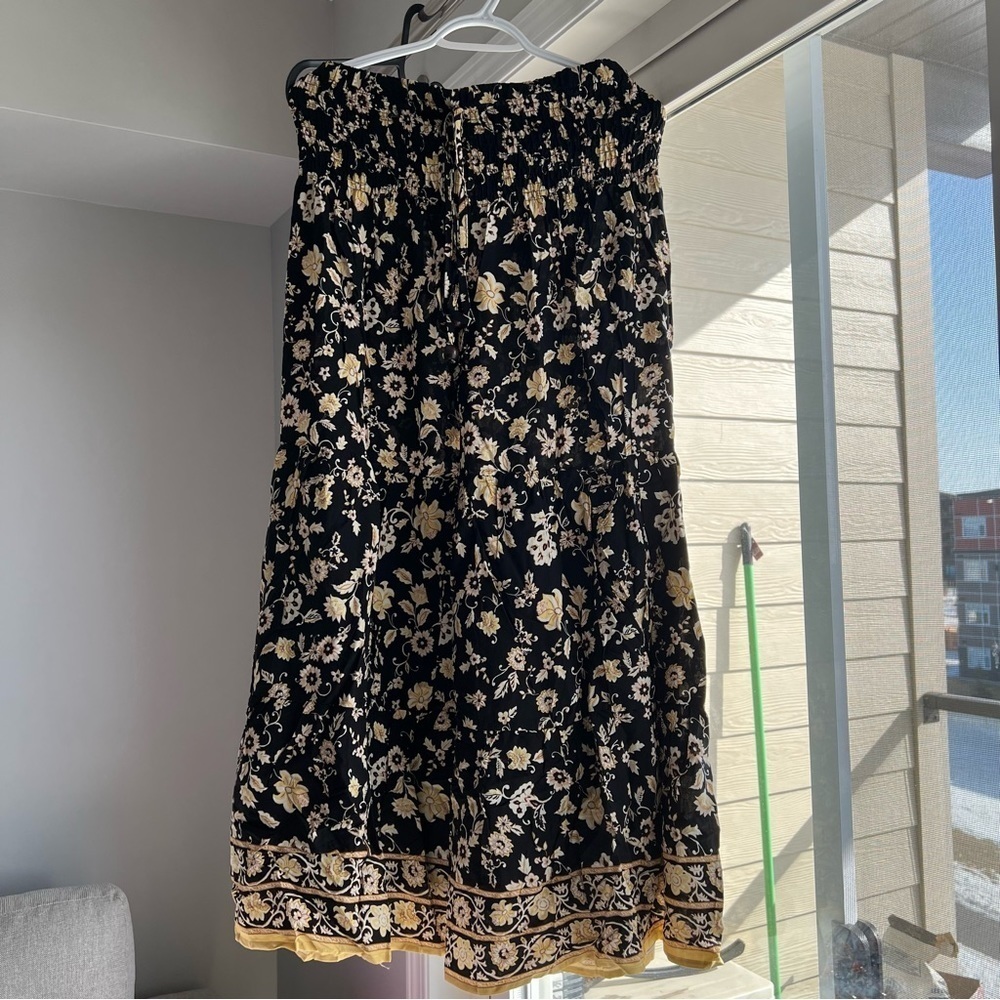 NWOT Suzy Shier Floral Flowy Skirt - Black & Mustard, Small, Spring/Summer